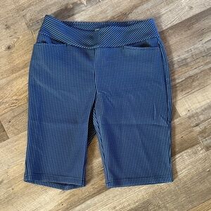 Acegolfs Women's Blue Checkered Shorts size S